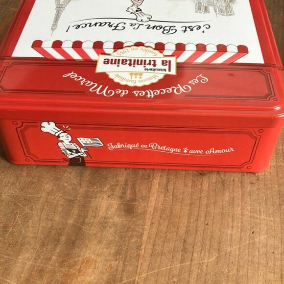 Set of 2 Paris France graphic themed French Biscuit metal Tins - Picture 4 of 13